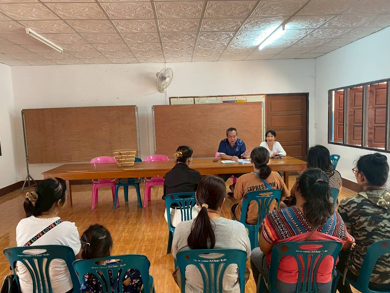 สำนักงานพัฒนาชุมชนอำเภอสบเมย ลงพื้นที่ติดตามการดำเนินงานกองทุนพัฒนาบทบาทสตรี ในพื้นที่ตำบลแม่คะตวน